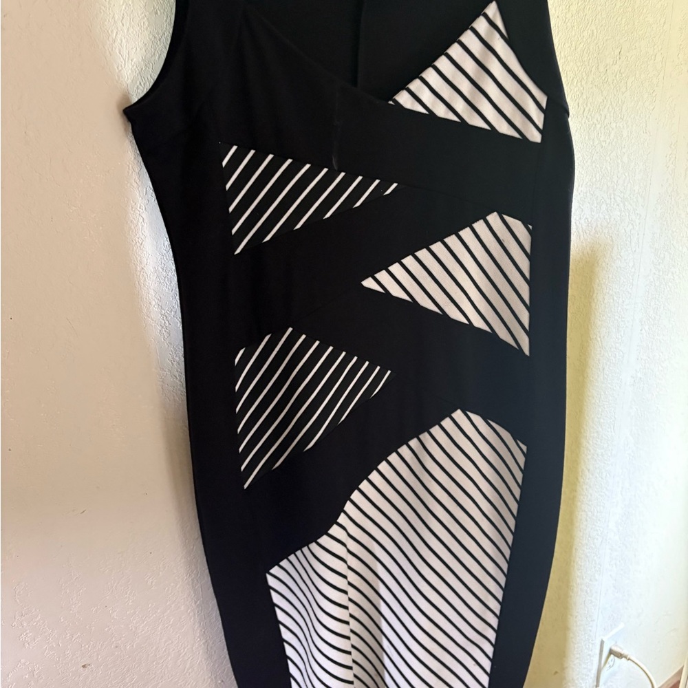Black and White V-Neck Midi Dress Artex fashion